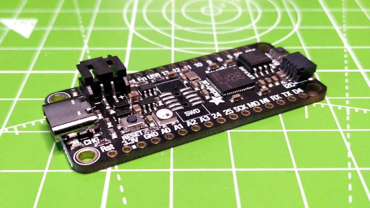 Adafruit Feather RP2040 İncelemesi Adafruit Feather RP2040 Adafruit Feather RP2040 Geliştirme Kartı İncelemesi